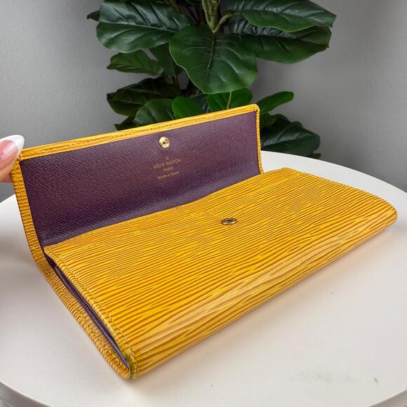 💎✨ Authentic Louis Vuitton Yellow Epi Leather Sarah Long Wallet - Picture 5 of 7